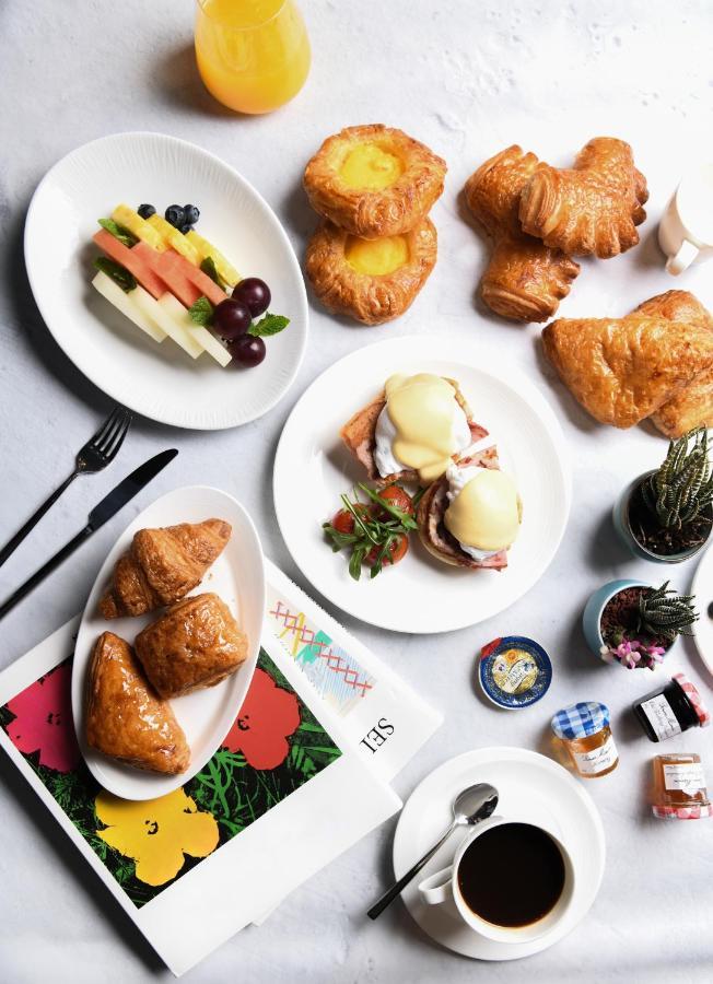더 하리 홍콩 외부 사진 A selection of breakfast items